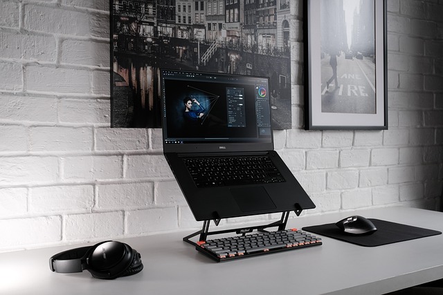 1746099427577520.jpg laptop-6332543_640.jpg